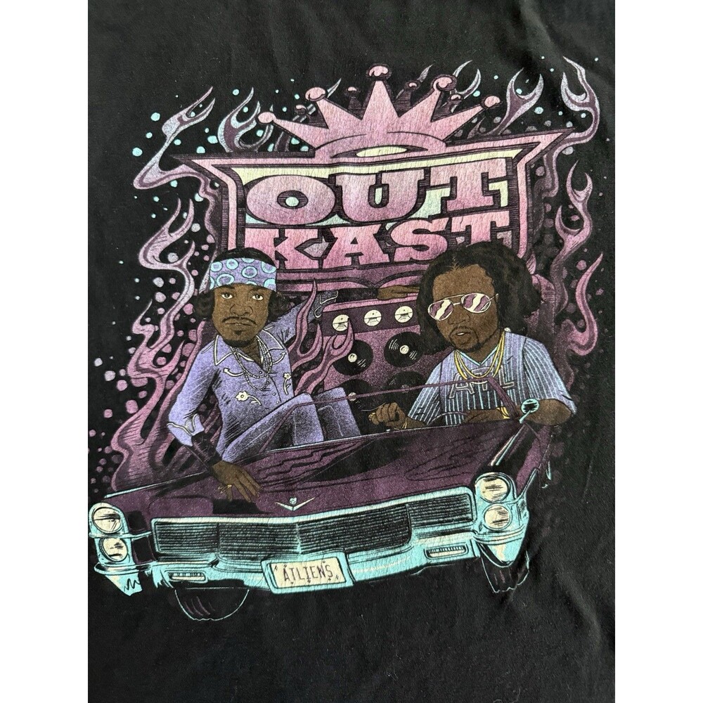 OutKast Graphic T-Shirt‎ Size L